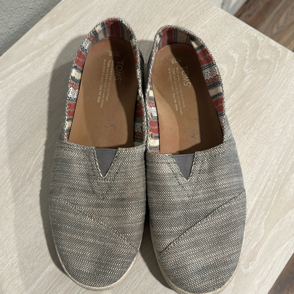 Toms Slip ons